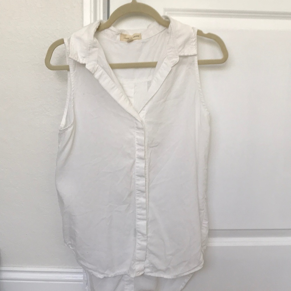 Cloth & Stone Sleeveless chambray top